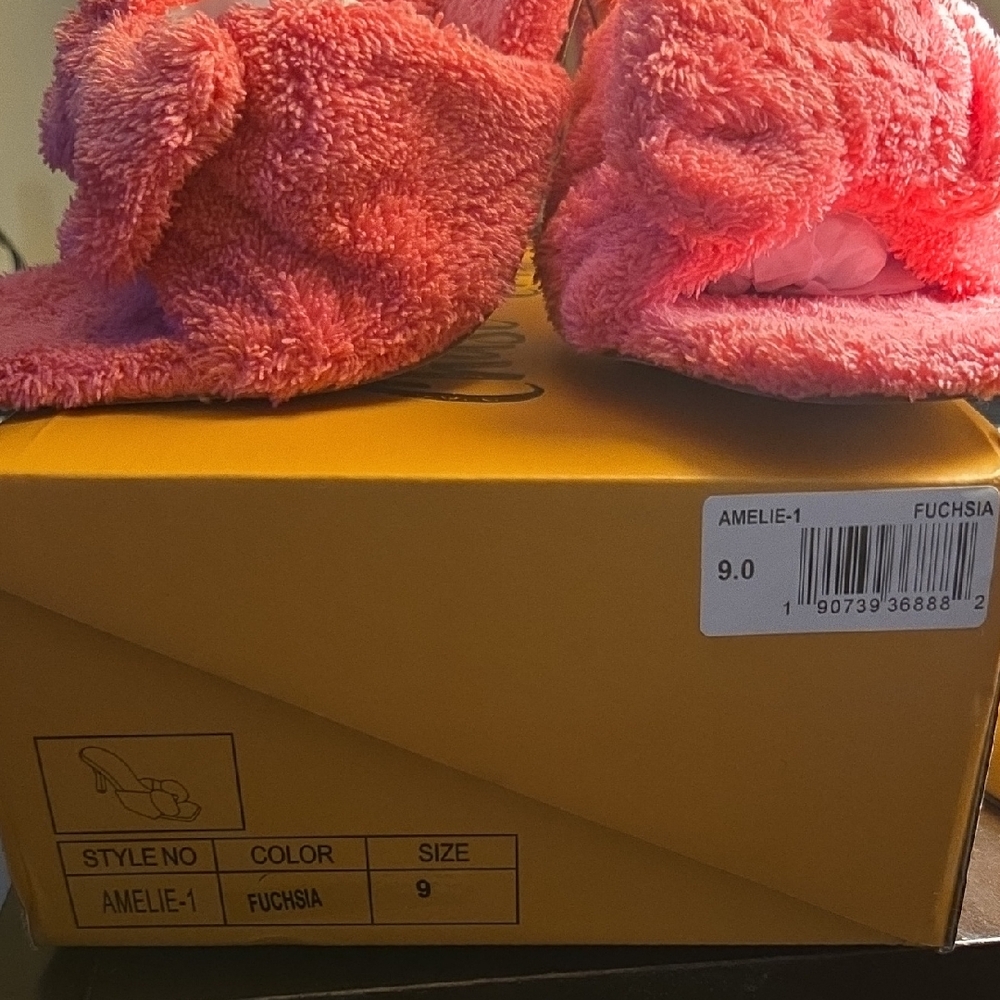 Fuzzy Pink Bow Heels - Picture 4 of 5